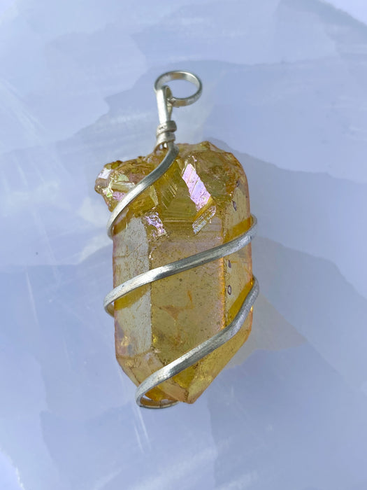 Raw Aura Quartz Spiral Pendant - 1pc