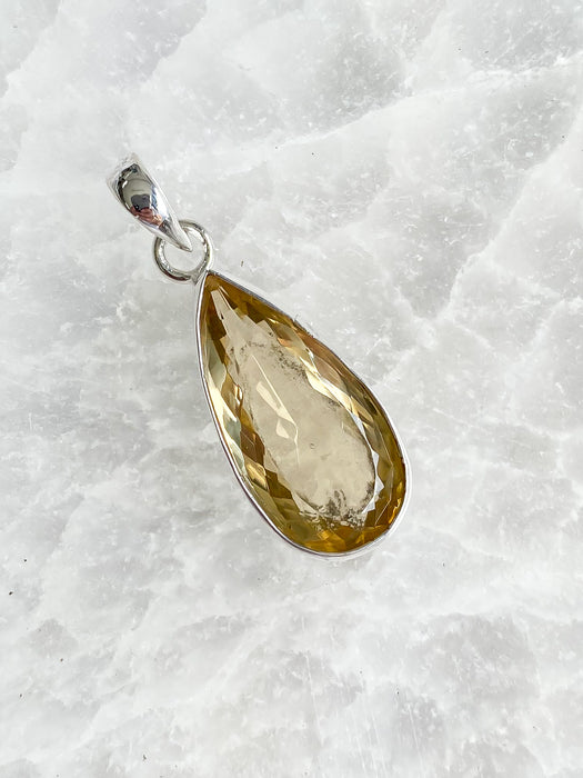 Citrine Bevelled Oval Pendant P33