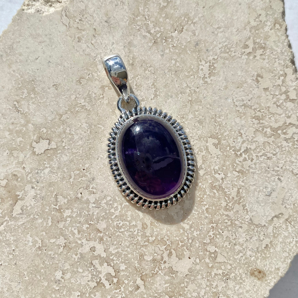 Amethyst deals cabochon pendant